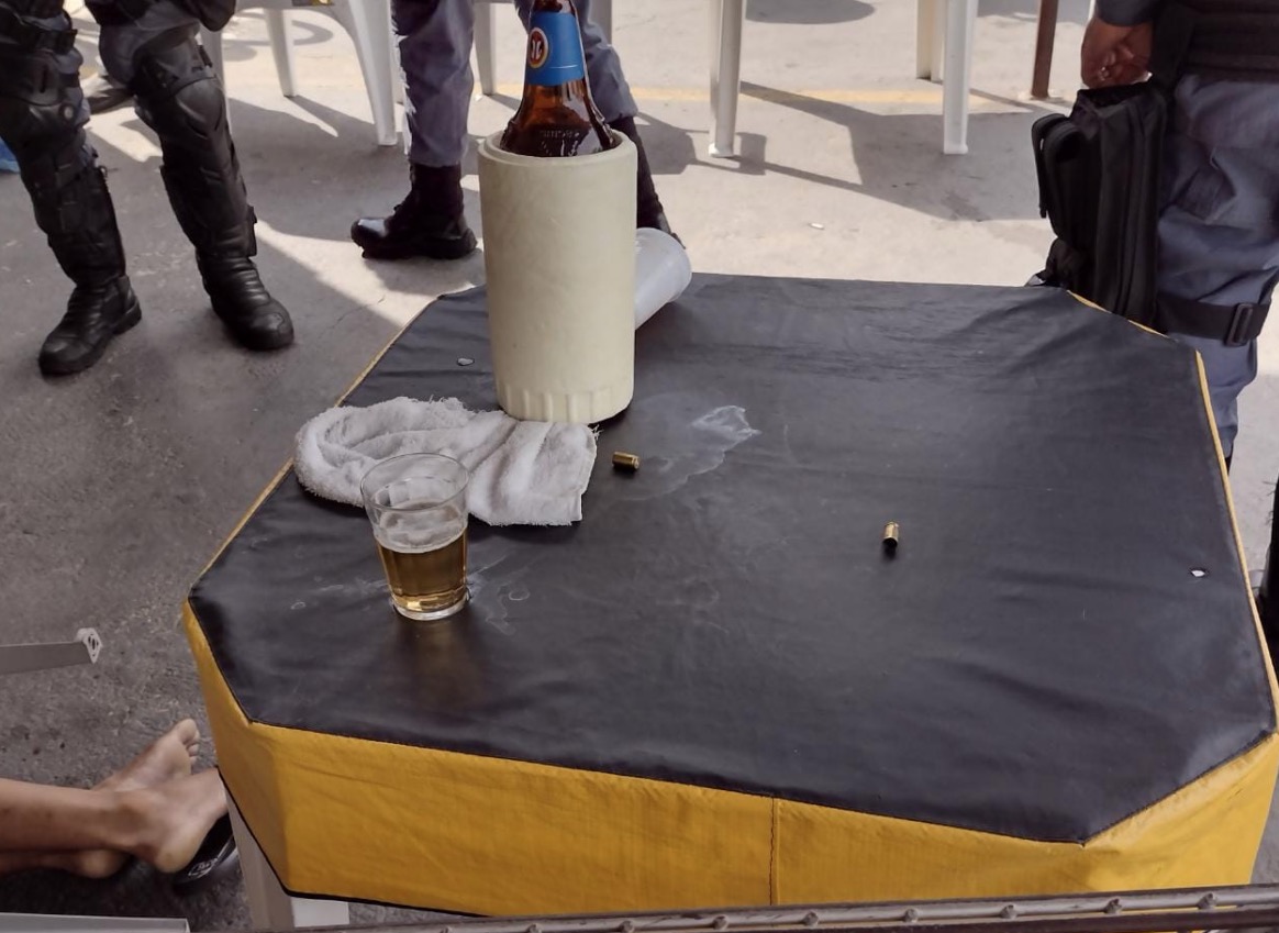 Assassinado no Centro, Mosquito matou primo no ano passado