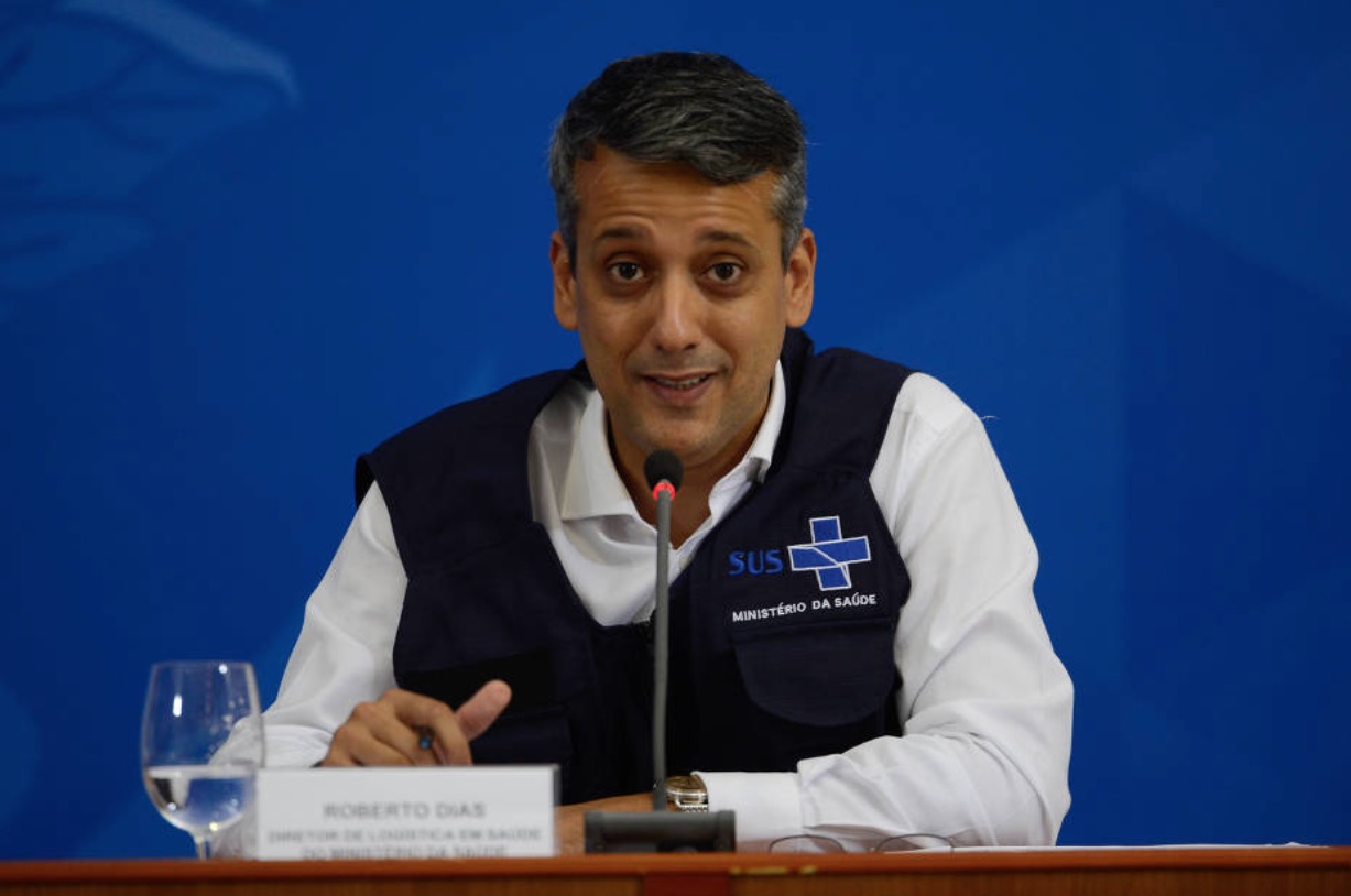 Emails mostram que governo Bolsonaro negociou oficialmente com empresa que denunciou propina de US$ 1 por dose