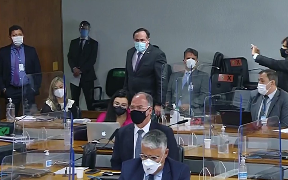 Deputado governista é expulso da CPI: ‘veio insultar comissão’