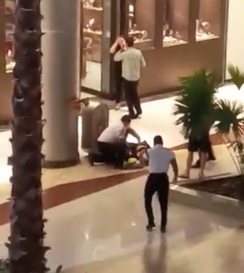 Funcionária morre durante tentativa de assalto a joalheria em shopping de Fortaleza