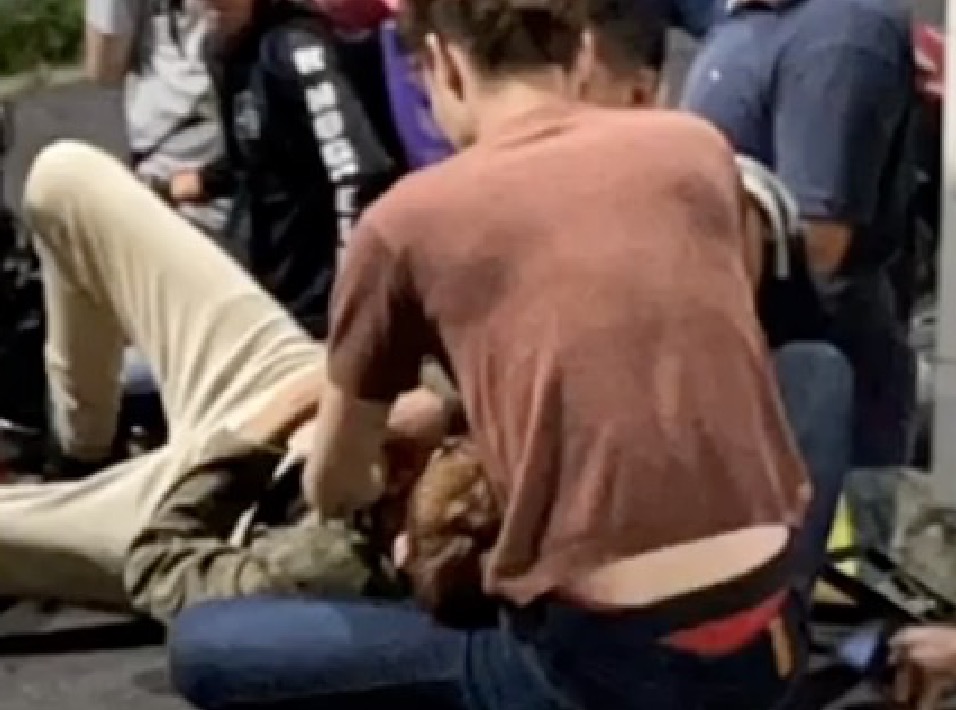 Dois jovens são baleados na Praça do Eldorado em Manaus