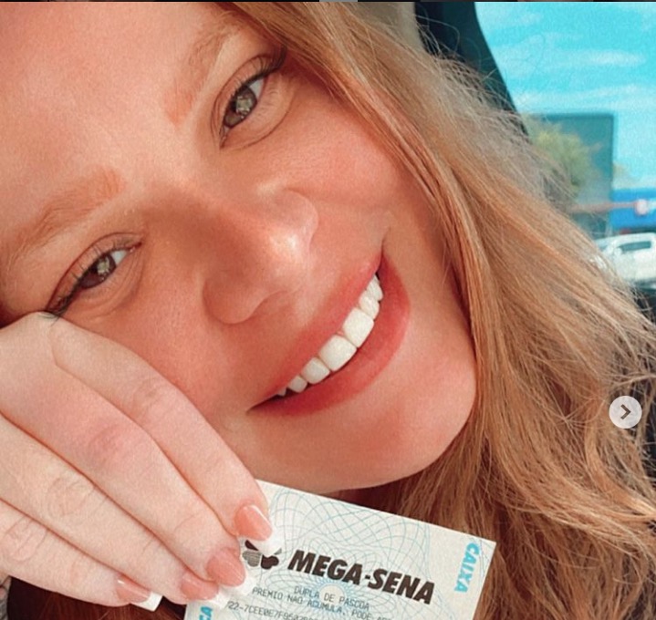 Ex-bbb Paulinha Leite ganha na loteria pela 49ª vez e fica milionária  