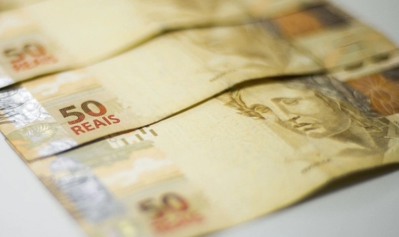 Auxílio Brasil: Valor será de R$ 400 até o fim de 2022