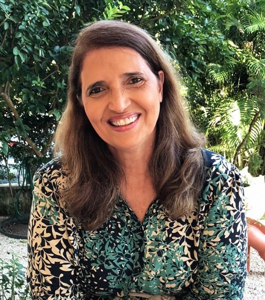 Psicóloga lança livro 'O adolescer e o amor nos discursos de mulheres manauaras'