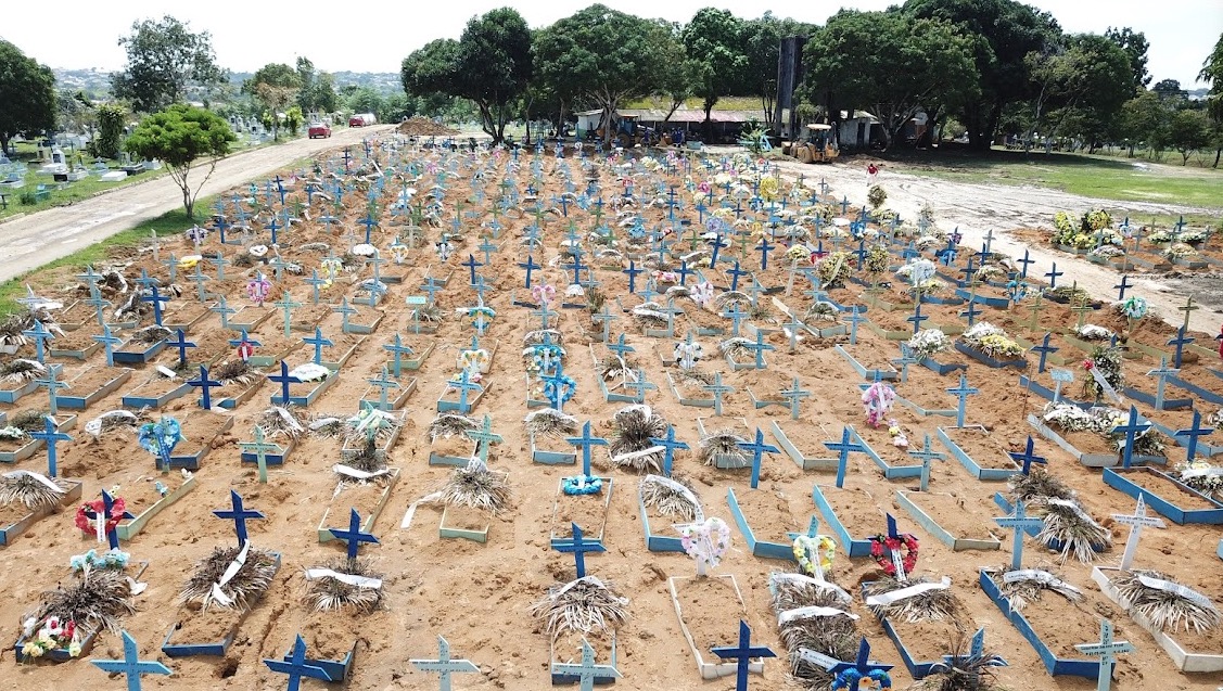 Corpos de vítimas da covid em valas comuns devem ganhar novas sepulturas em Manaus