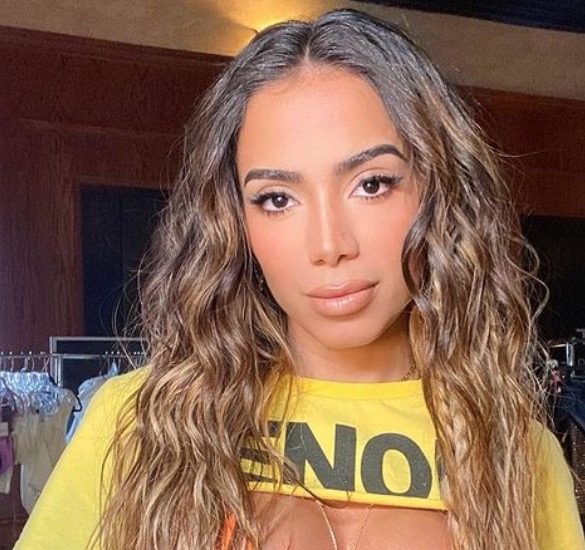 Anitta nega affair com ex-marido de Marina Ruy Barbosa e explica como organiza 'contatinhos'