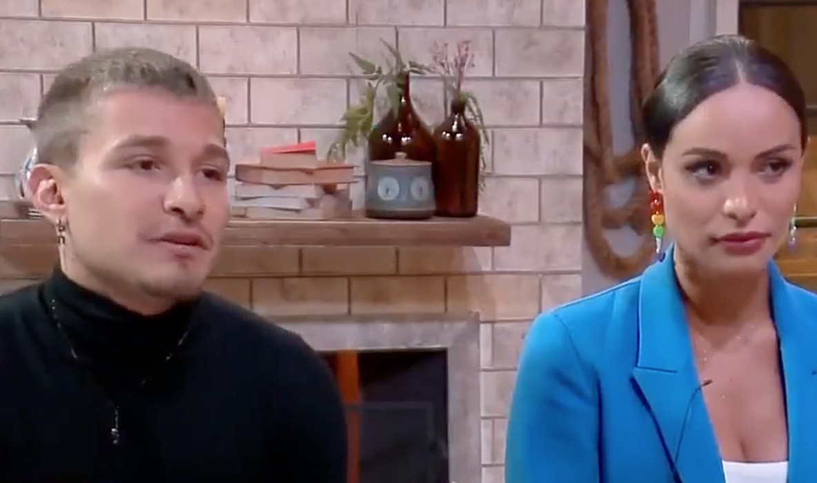 MC Gui teme estar solteiro e pede desculpas à noiva após movimentar edredom com Aline