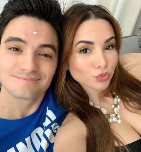 Felipe Neto termina namoro de cinco anos com Bruna por telefone no Natal