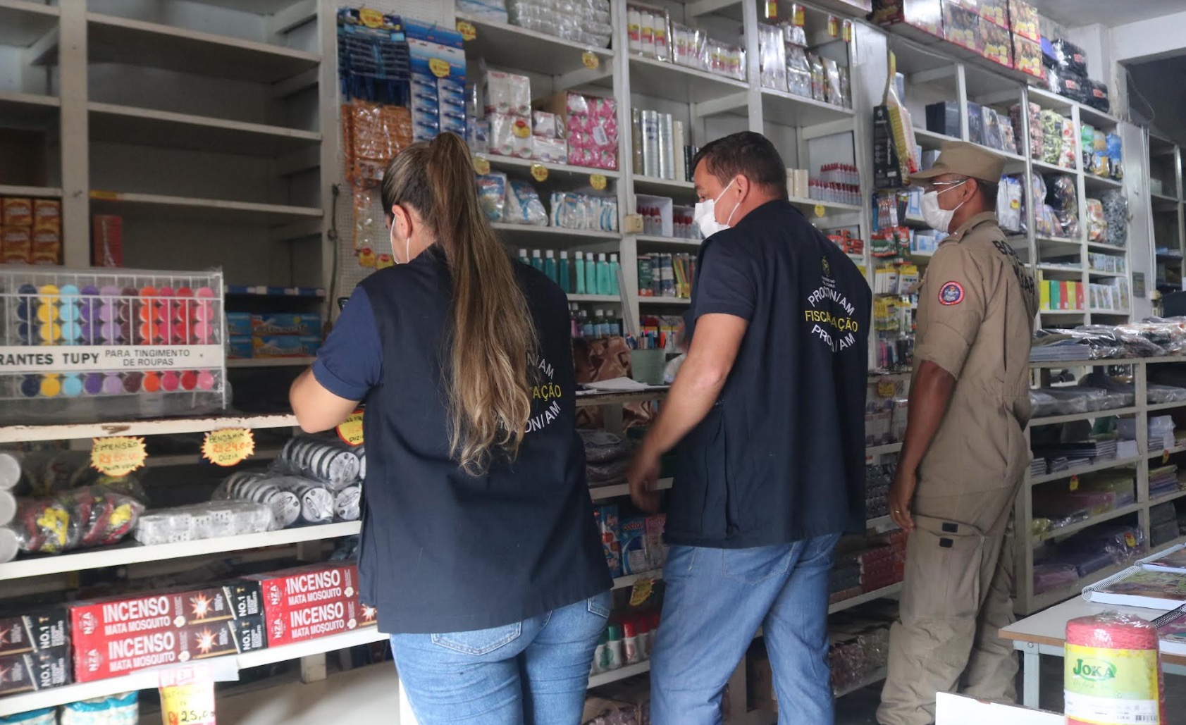 Lojas de fogos de artifício são fechadas após ‘foguetório’ em Manaus