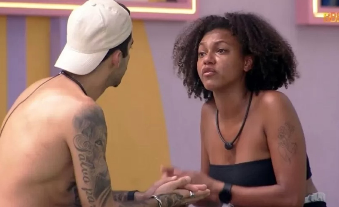 Jessi chora durante briga com Scooby e surfista acusa sister de se vitimizar