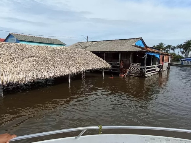 Cheia dos rios inunda escolas e casas em Nhamundá; mais de 1,2 mil famílias são afetadas