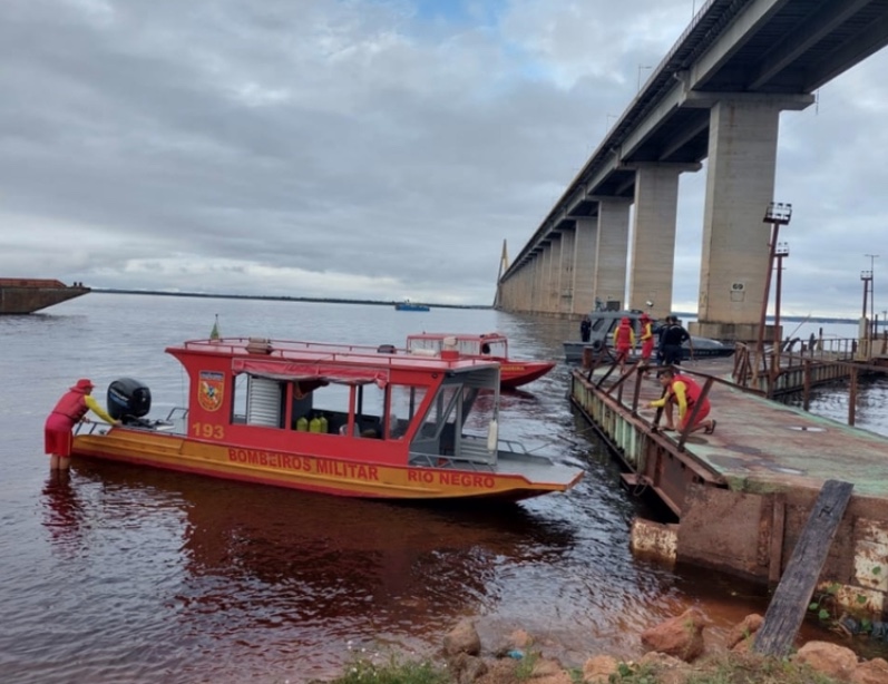 Procura por paraquedista que desapareceu após salto chega ao 12º dia em Manaus