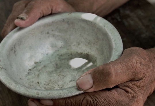 Manaus tem 33,5% das famílias vivendo com cerca de R$ 300 por pessoa, diz IBGE