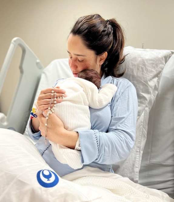 Nasce filho de Fernanda Vasconcellos e Cássio Reis