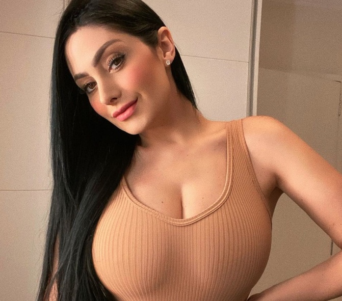 Ex-bbb Francine Piaia revela pedido inusitado no Onlyfans: 'fezes por R$ 200'