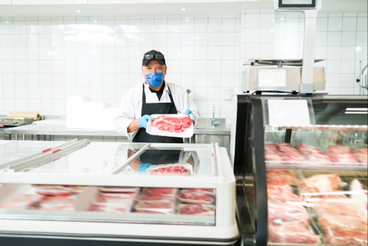 Açougues passam a cobrar por pele e osso e famílias carentes sofrem sem doação de sopa