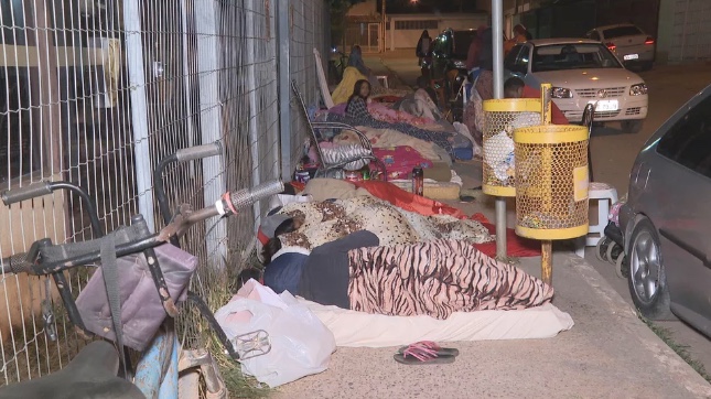 Mulher morre após passar 8 dias na fila aguardando atendimento no Cras