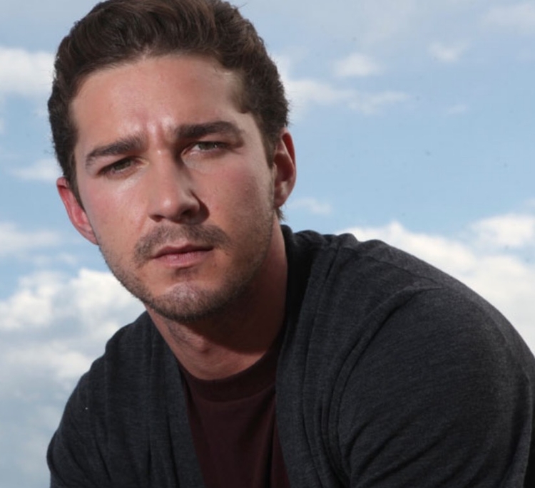 Ator de 'Transformers' e acusado de abusos, Shia LaBeouf se converte ao catolicismo