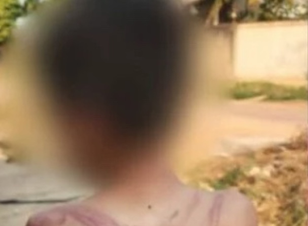 Mãe dá surra de galho em filho que não pagou farinha para vizinha