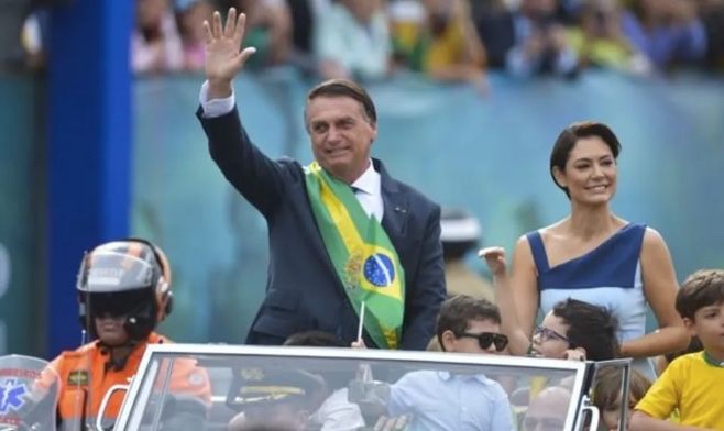 7 de Setembro: TSE dá 24 horas para Bolsonaro excluir imagens das redes