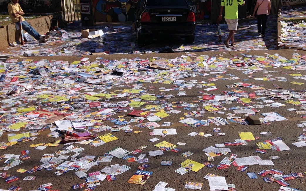 Derramar santinhos é crime e MPE vai fiscalizar escolas no dia das eleições no Amazonas