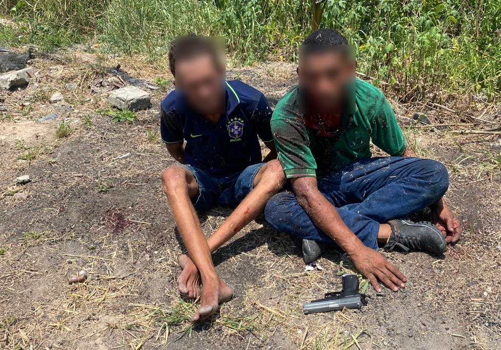 Dupla é espancada por mototaxistas após assaltar colega em Manaus