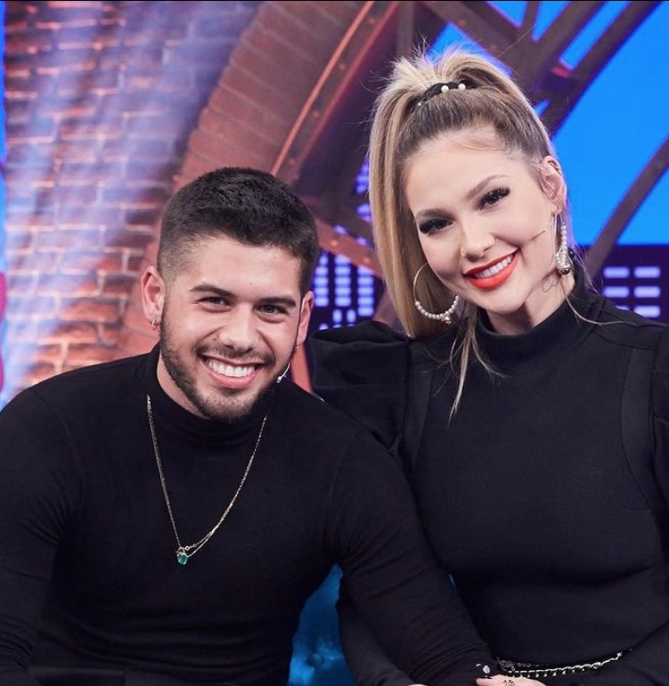 Zé Felipe, marido de Virginia Fonseca, canta jingle em apoio à Bolsonaro 