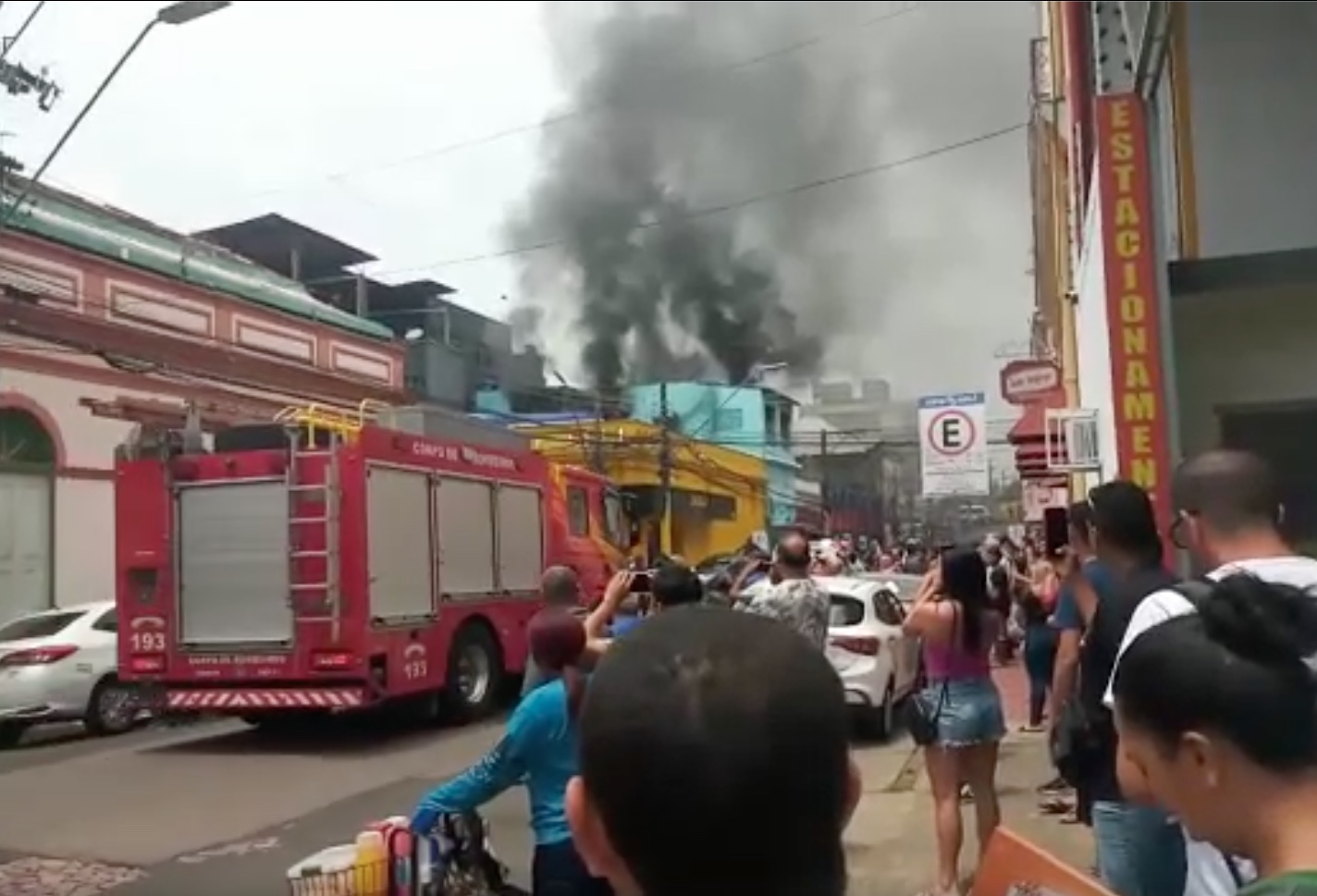 Curto circuito em ar-condicionado causou incêndio em casa no Centro de Manaus