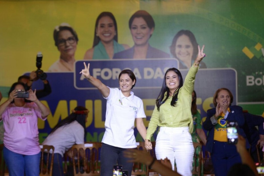 Em Manaus, Michelle Bolsonaro e Damares reúnem 5 mil mulheres em apoio a Bolsonaro