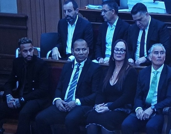 Neymar é liberado mais cedo de julgamento em Barcelona por estar cansado