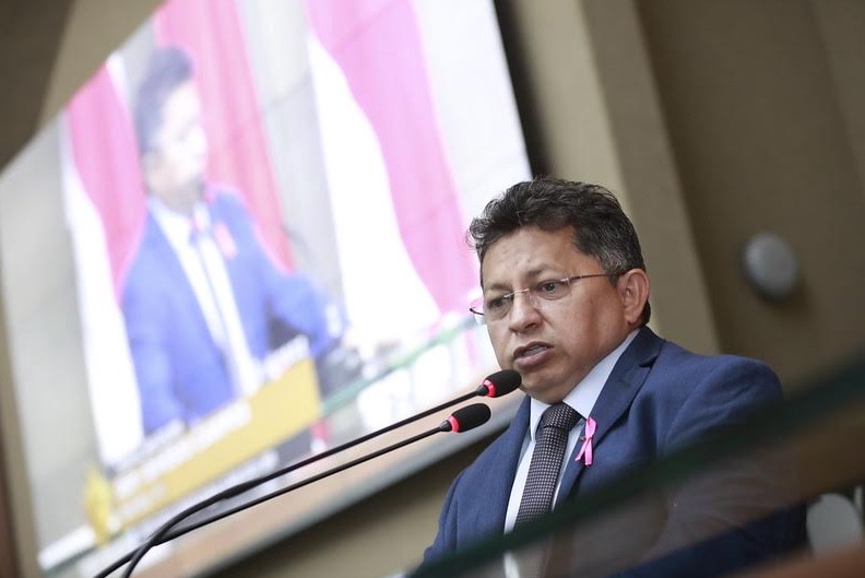 Sinésio diz que lei das sacolas plásticas fere direitos dos consumidores em Manaus