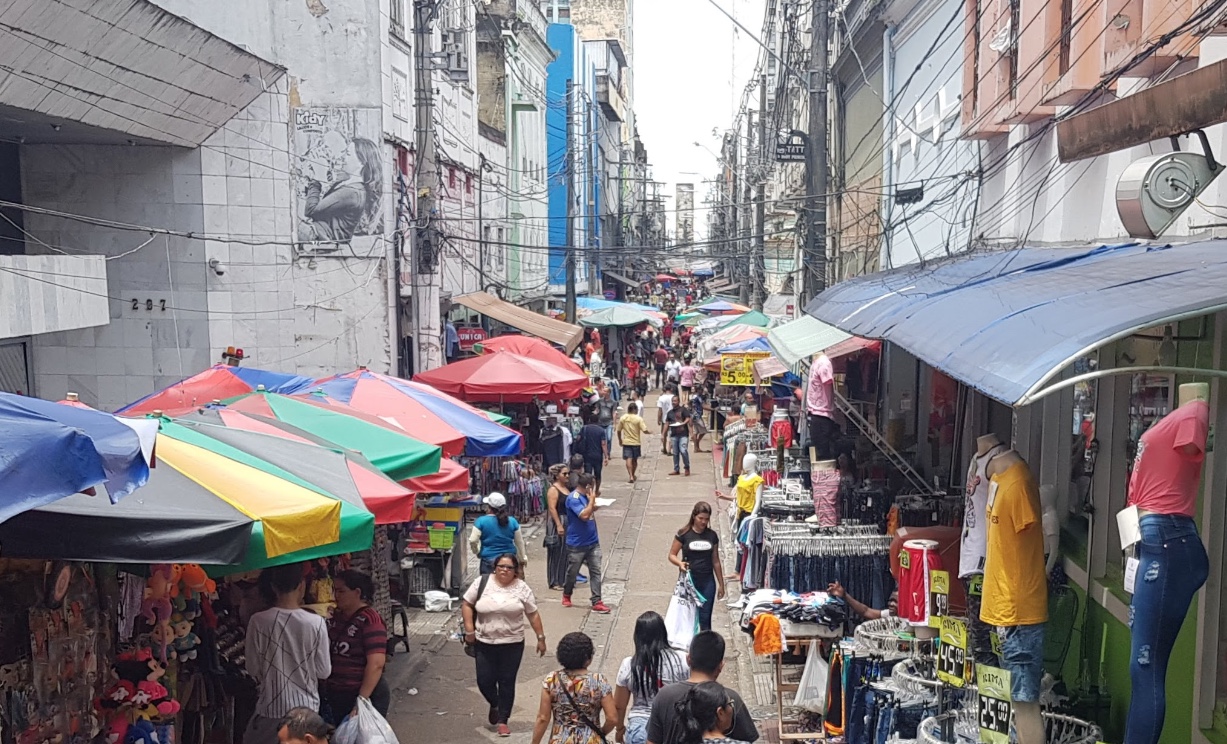 Veja horário de funcionamento do comércio no feriado de aniversário de Manaus