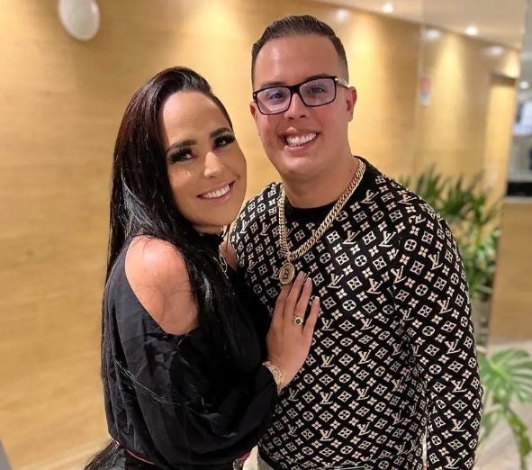 Perlla sai em defesa do marido, preso em operação da PF por pirâmide financeira 