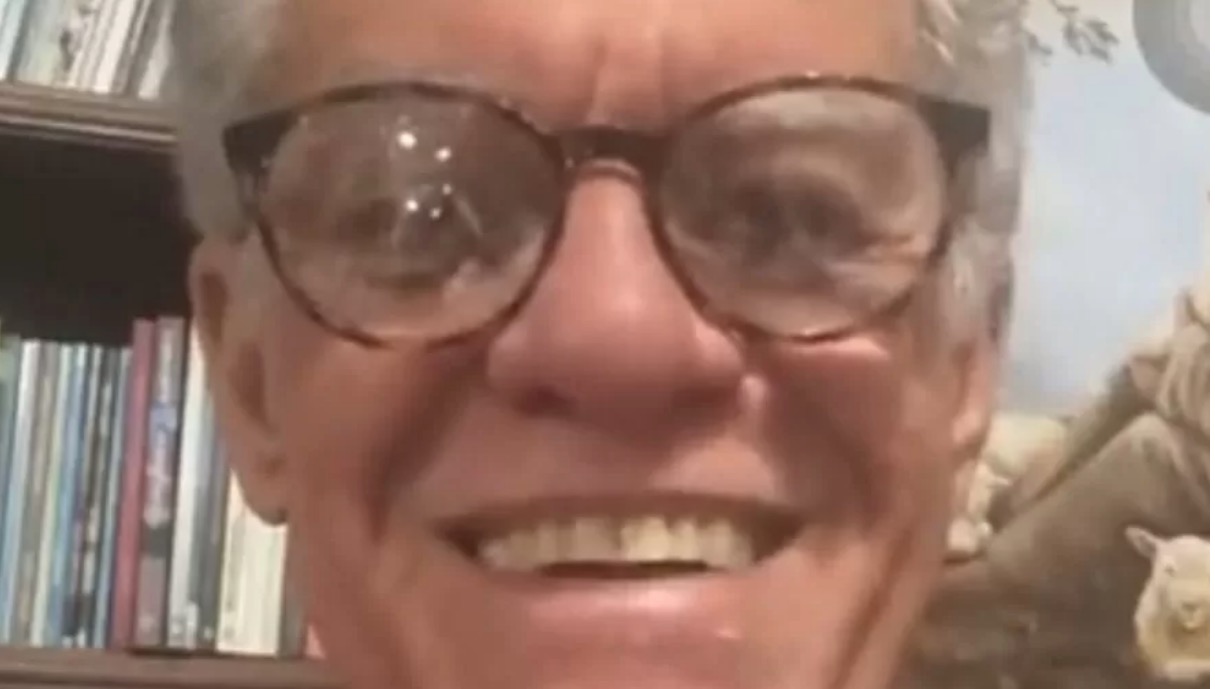 Pastor anuncia morte de Guilherme de Pádua sorrindo e viraliza: ‘morreu agorinha'