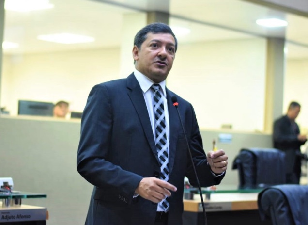 Felipe Souza também declara apoio à reeleição de Roberto Cidade para presidente da Aleam