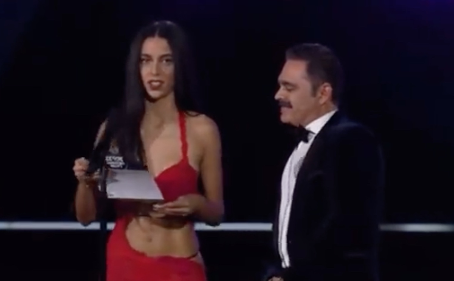 Latin Grammy: reação de Marina Sena ao anunciar melhor álbum sertanejo chama atenção