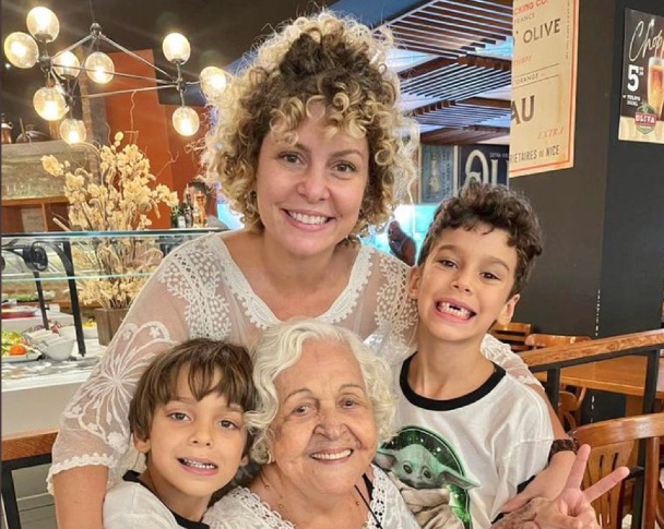 Avó de Bárbara Borges morre e família da atriz toma decisão sobre 'A Fazenda'