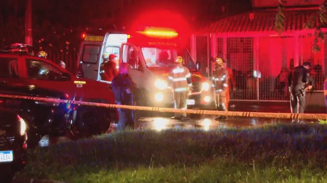 Fio de alta tensão cai e mata criança e adolescentes eletrocutados