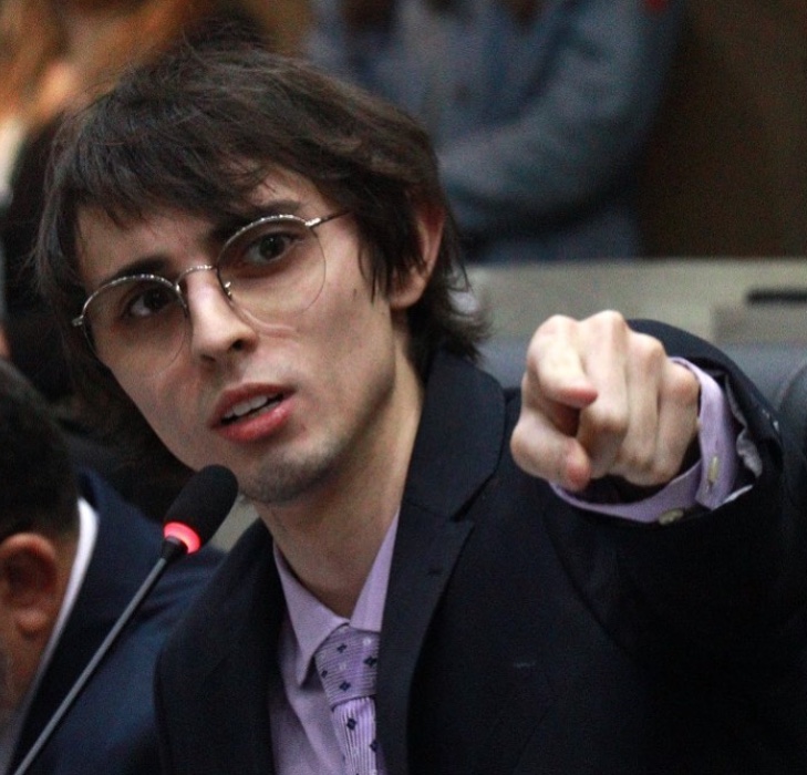 Amom Mandel anuncia processo seletivo para gabinete compartilhado em Brasília