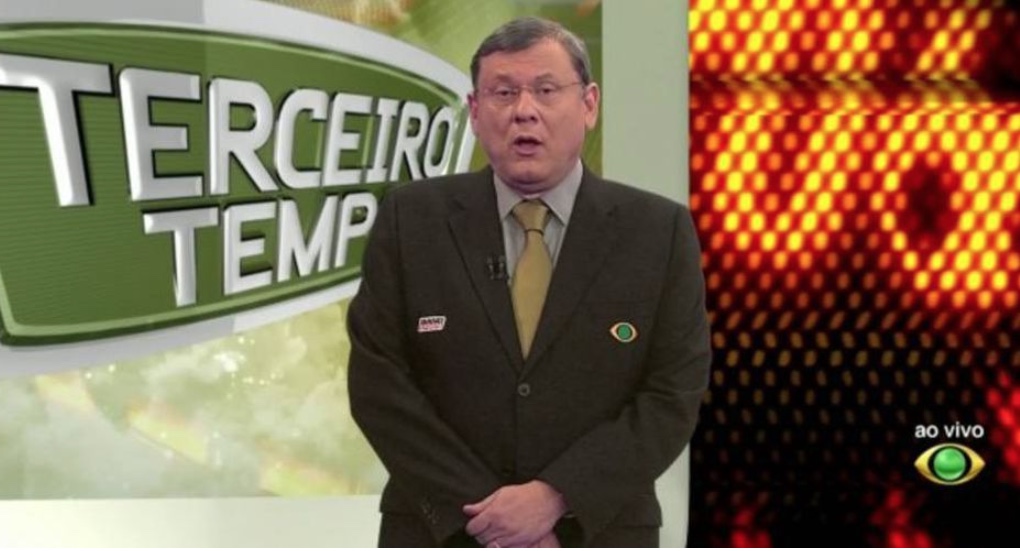 Milton Neves chora no ‘Brasil Urgente’ ao comentar morte de Pelé: ‘Ele não morreu’