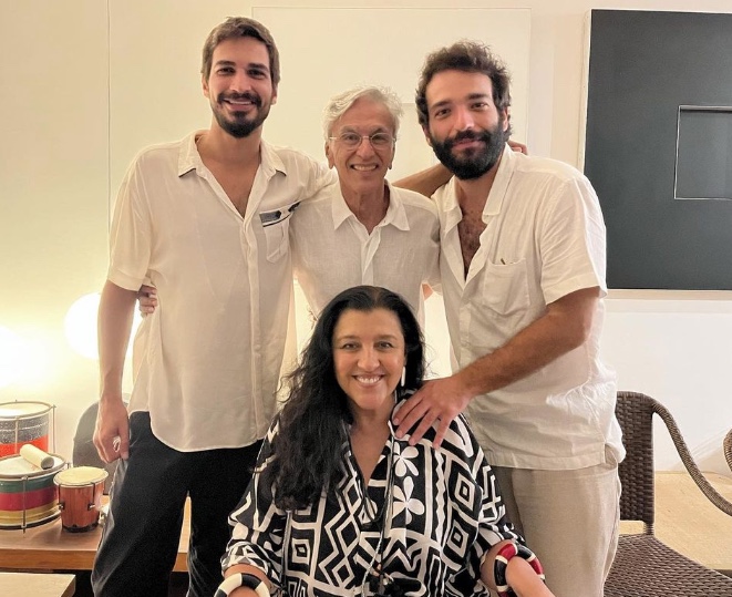 Humberto Carrão posta foto e aumenta rumores de namoro com Thales Junqueira