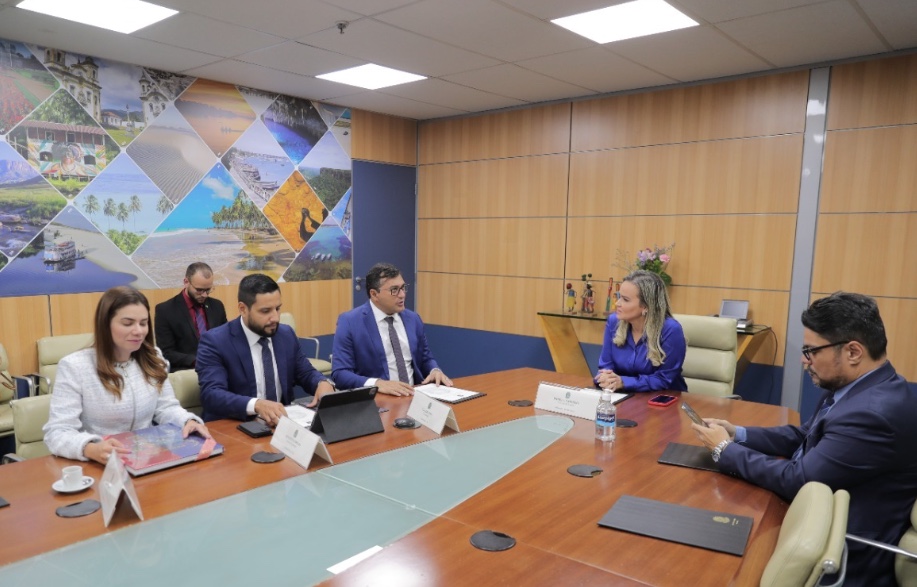 Wilson Lima se reúne com ministros do Turismo e das Comunicações em busca de investimentos