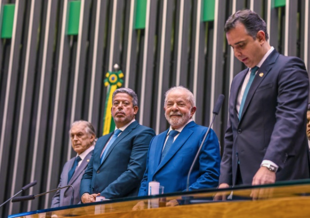 Em mensagem ao Congresso, Lula promete diálogo e trabalho harmônico com Legislativo