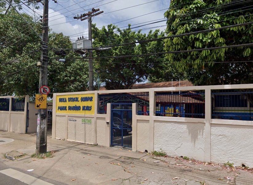 Justiça dá 20 dias para aluna voltar a ter intérprete de libras em escola de Manaus