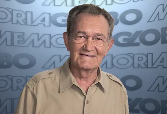 Com 90 anos, jornalista Léo Batista sofre acidente de carro 