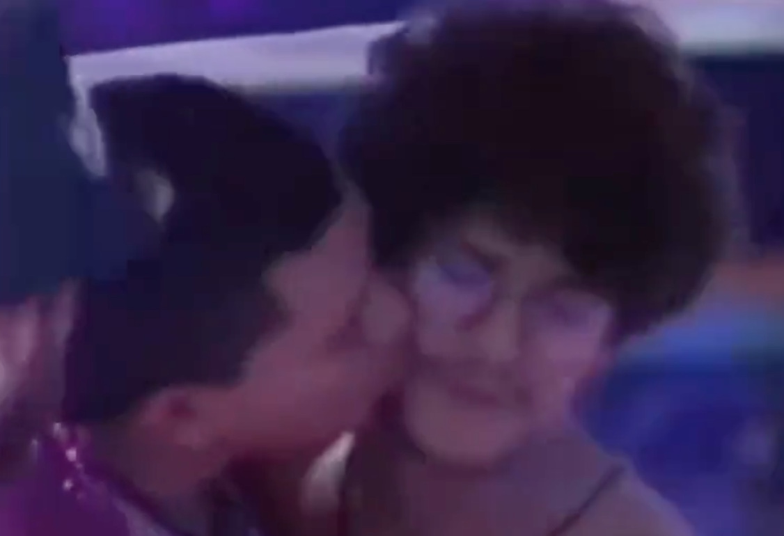 Vídeo: Bruno Gaga passa festa tentando beijar Gabriel e web detona: 'assédio!'