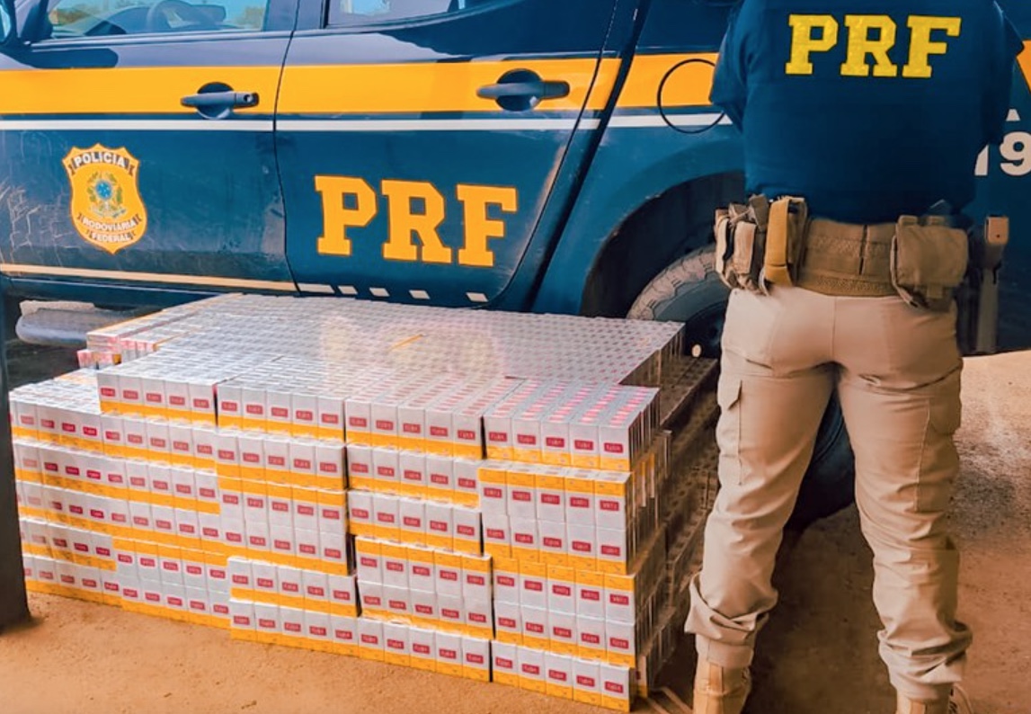 PRF apreende 500 maços de cigarro ilegais na BR-319