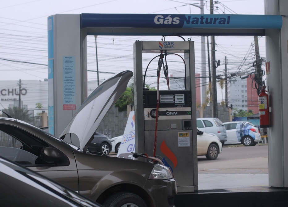 Começam inscrições para motoristas converterem veículos para GNV em Manaus; ação vai pagar R$ 4 mil