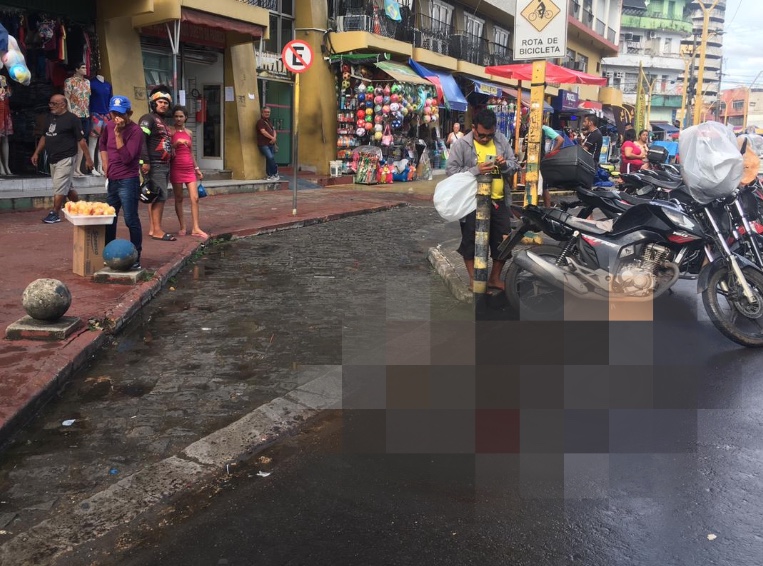 Morre dono de lanchonete baleado no Centro de Manaus