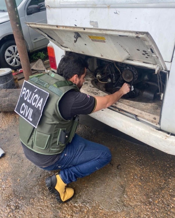Polícia recupera carros roubados que estavam escondidos na zona rural de Manaus